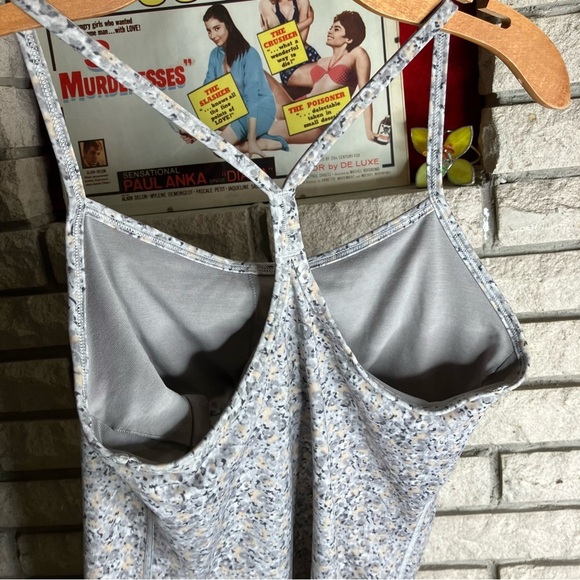 Lululemon Power Y Tank - Picture 5 of 8